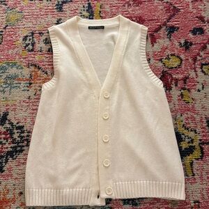 Oversized button up sweater vest !